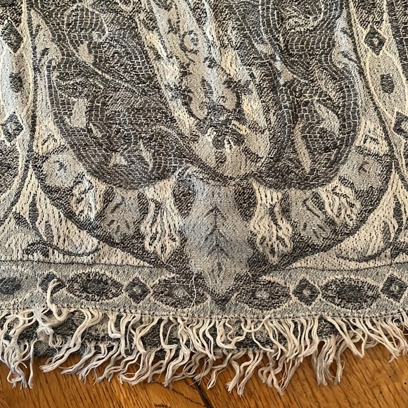 Scarf - Picture 3 of 3